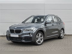 BMW X1 - sDrive20i M Sport Automaat / Sportstoelen / Cruise Control / LED / Head-Up / PDC