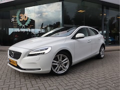 Volvo V40 - 1.5 T2 Inscription Automaat, leder, panodak, sportstoelen R-design uitgevoerd