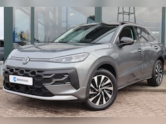 Volkswagen T-Roc - 1.5 eTsi Life First Edition 150PK | Achteruitrijcamera | Dodehoek detectie | Keyless start