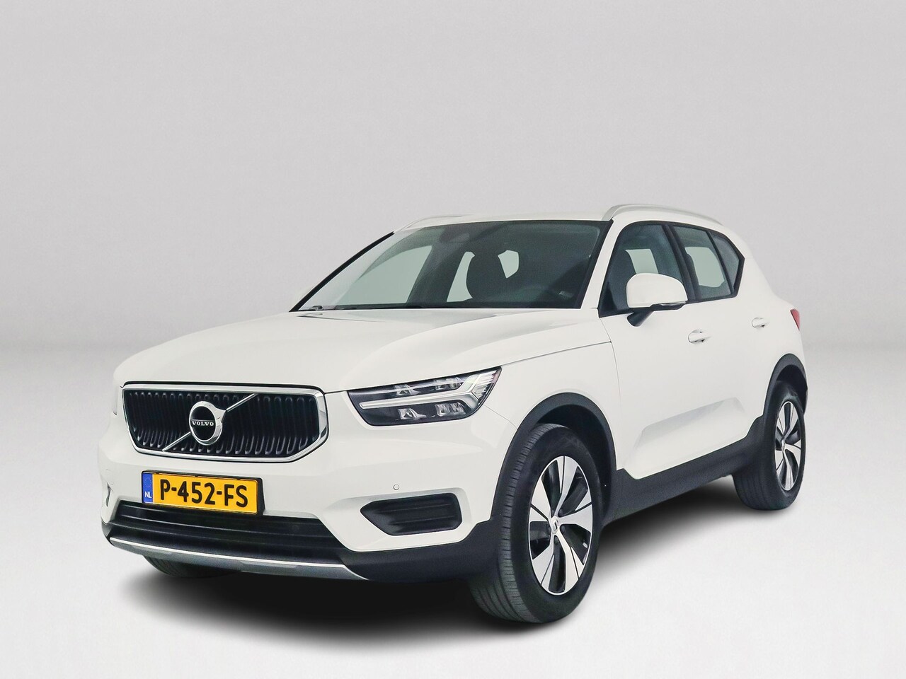 Volvo XC40 - T2 Momentum Business | Parkeercamera | Cruise control | Navigatie - AutoWereld.nl