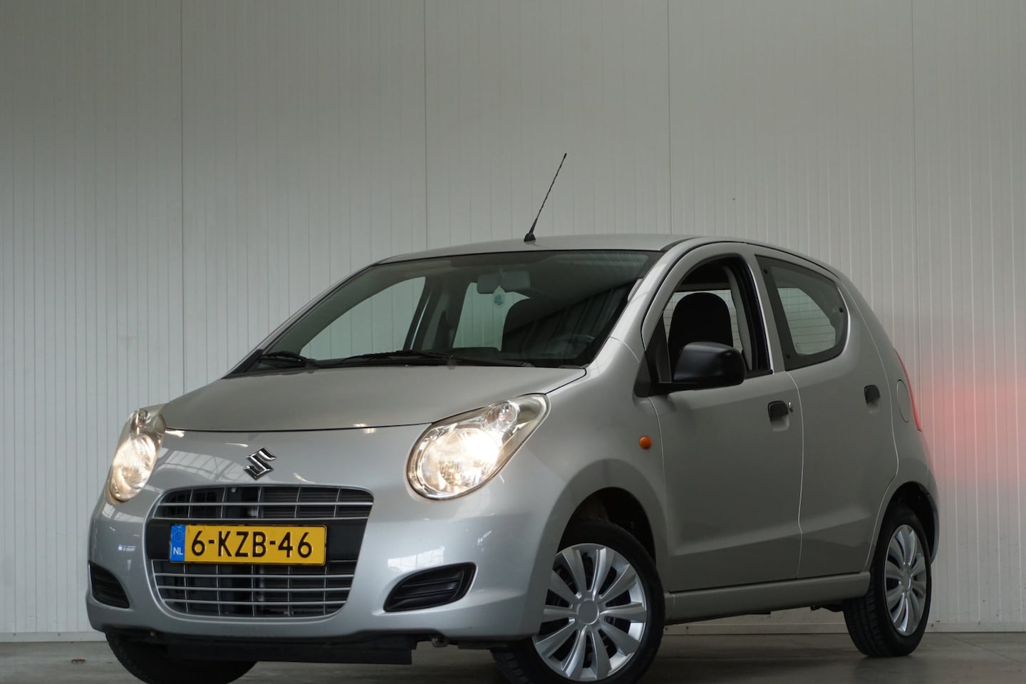 Suzuki Alto - 1.0 Comfort Plus AIRCO CV STUURBEKRACHTIGING EL. RAMEN RADIO/CD etc. - AutoWereld.nl