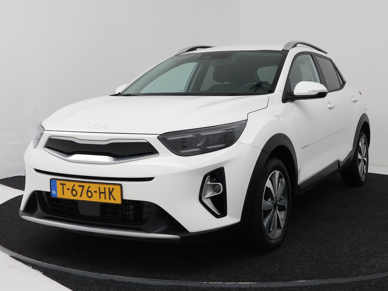 Kia Stonic - 1.0 T-GDi MHEV DynamicPlusLine AUTOMAAT | Camera | Climate Control | PDC | €750-inruilprem - AutoWereld.nl