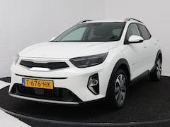 Kia Stonic - 1.0 T-GDi MHEV DynamicPlusLine AUTOMAAT | Camera | Climate Control | PDC | €750-inruilprem