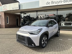 Toyota Aygo X - Hybrid 115 pulse + easy pack stoelverwarming / keyless start / parkeersensoren voor + acht