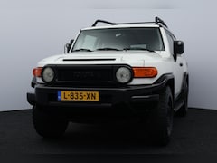 Toyota FJ Cruiser - Xtreme/ Automaat/ Prins-LPG/ 243pk/ Two-Tone/ Trekhaak/ 16'' LMV/ Extra getint glas/ Navi/
