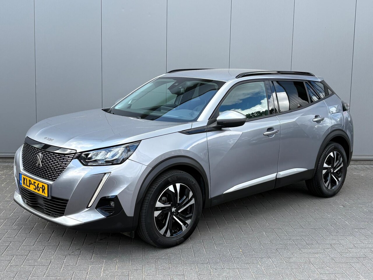 Peugeot 2008 - 1.2 PureT. 130PK Allure Gr.-Navigatie/Camera/Cruise-control/Carplay-android - AutoWereld.nl