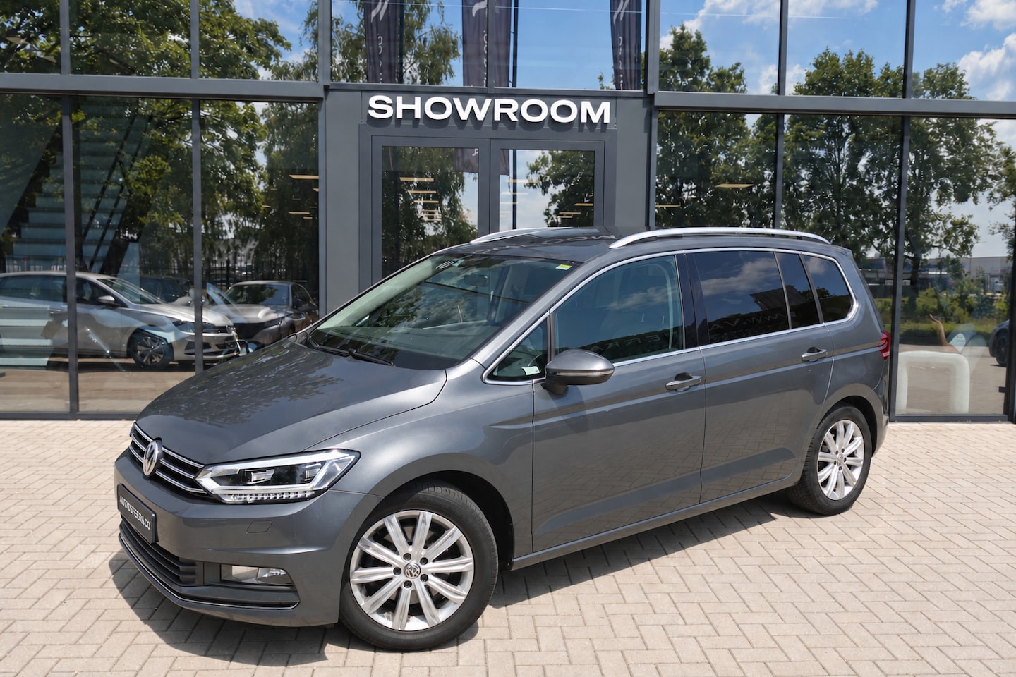 Volkswagen Touran - 1.4 TSI Connected Series 7P NAVI CAM PDC - AutoWereld.nl
