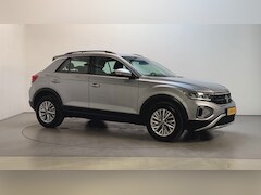 Volkswagen T-Roc - 1.5 TSI 150pk DSG Life Navigatie Trekhaak Parkeersensoren App-Connect DAB+