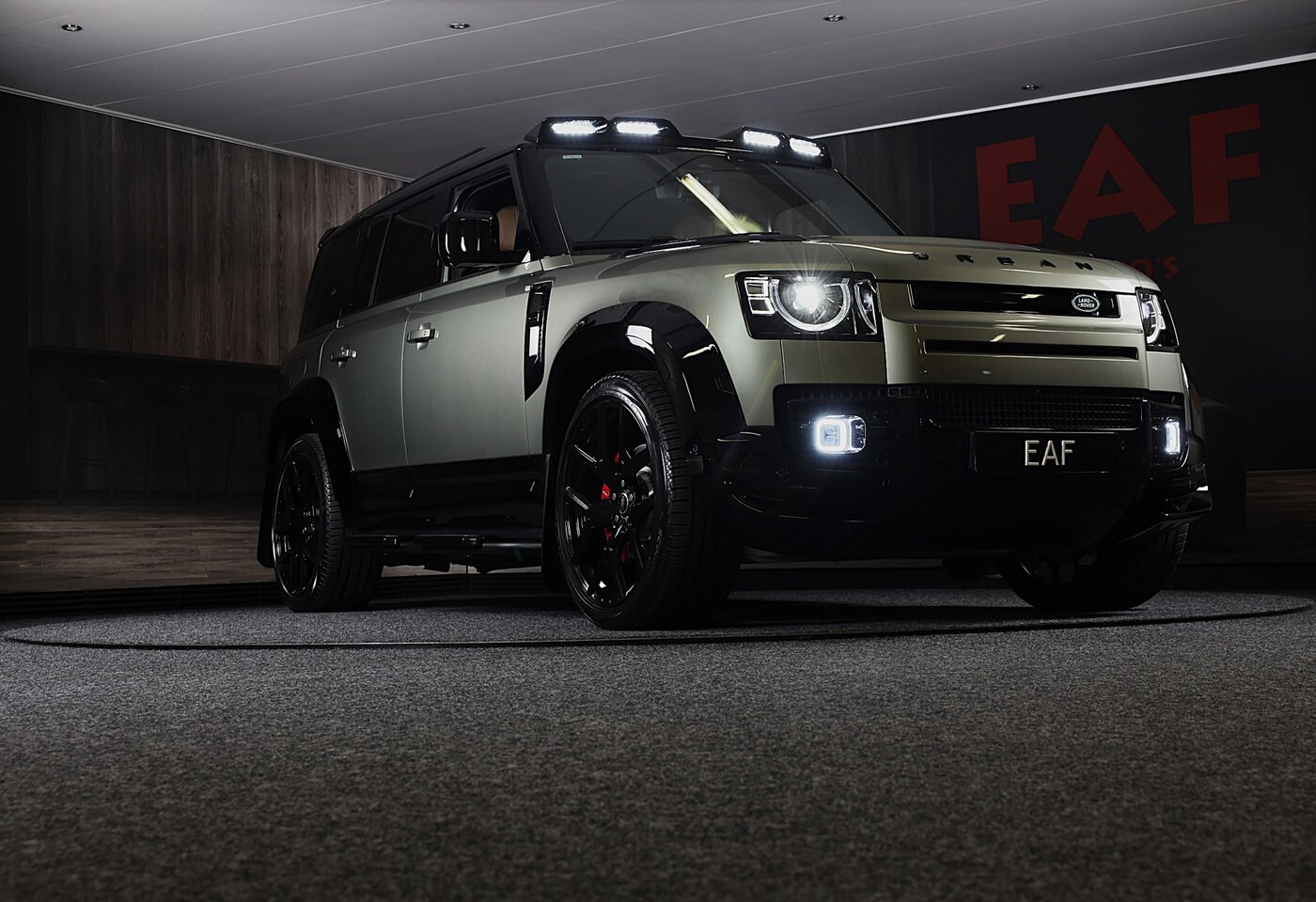 Land Rover Defender 110 - 2.0 P300e 110 X-Dynamic HSE / Head Up / Memory / Elek Stoelen / Acc / Lane Assist / 360 Ca - AutoWereld.nl