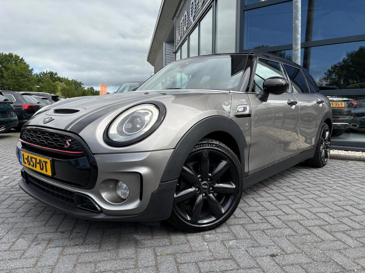 MINI Clubman - 2.0 Cooper SD Chili Business 190PK | Trekhaak | Stoelverwarming | Pano | Camera | Memory | - AutoWereld.nl