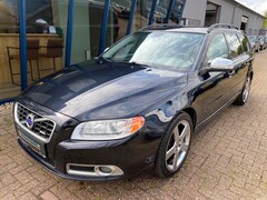 Volvo V70 - 2.5FT R-Design 230PK AUTOMAAT LEER / XENON / TREKHAAK