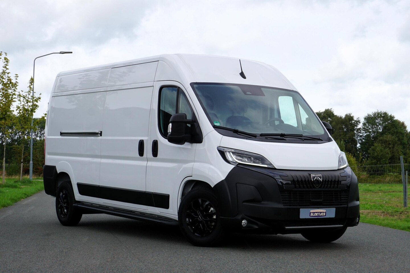 Peugeot Boxer - 2.2 BlueHDi 140 L3H2 3.5t in Nieuwstaat |Mooie camperbasis met BPM voordeel |Automaat |Ful - AutoWereld.nl