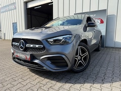 Mercedes-Benz GLA-Klasse - 250 e AMG Line FULL / Airco / Navi / Sfeerverlichting / Adaptive Cruise Control /