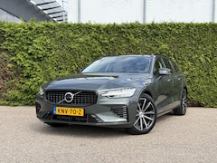 Volvo V60 - T8 Plug-in hybrid AWD Plus Dark | Bliss | Keyless | Elektrische stoelen | Stuur en stoel v