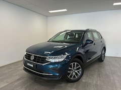 Volkswagen Tiguan - 1.5 TSI Elegance | Panoramadak | Adaptive Cruise Control | Stoel- & Stuurverwarming |Elekt