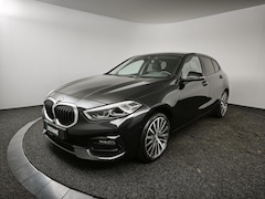 BMW 1-serie - 118i Business Edition | Leder | Stoelverwarming | Sport | Achteruitrijcamera | Navigatie |