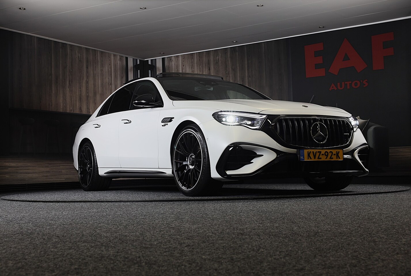 Mercedes-Benz E-klasse - AMG 53 4MATIC+ / Hyperscreen / Performance Zetels / Head Up / Verkoeling / 360 Camera / Me - AutoWereld.nl