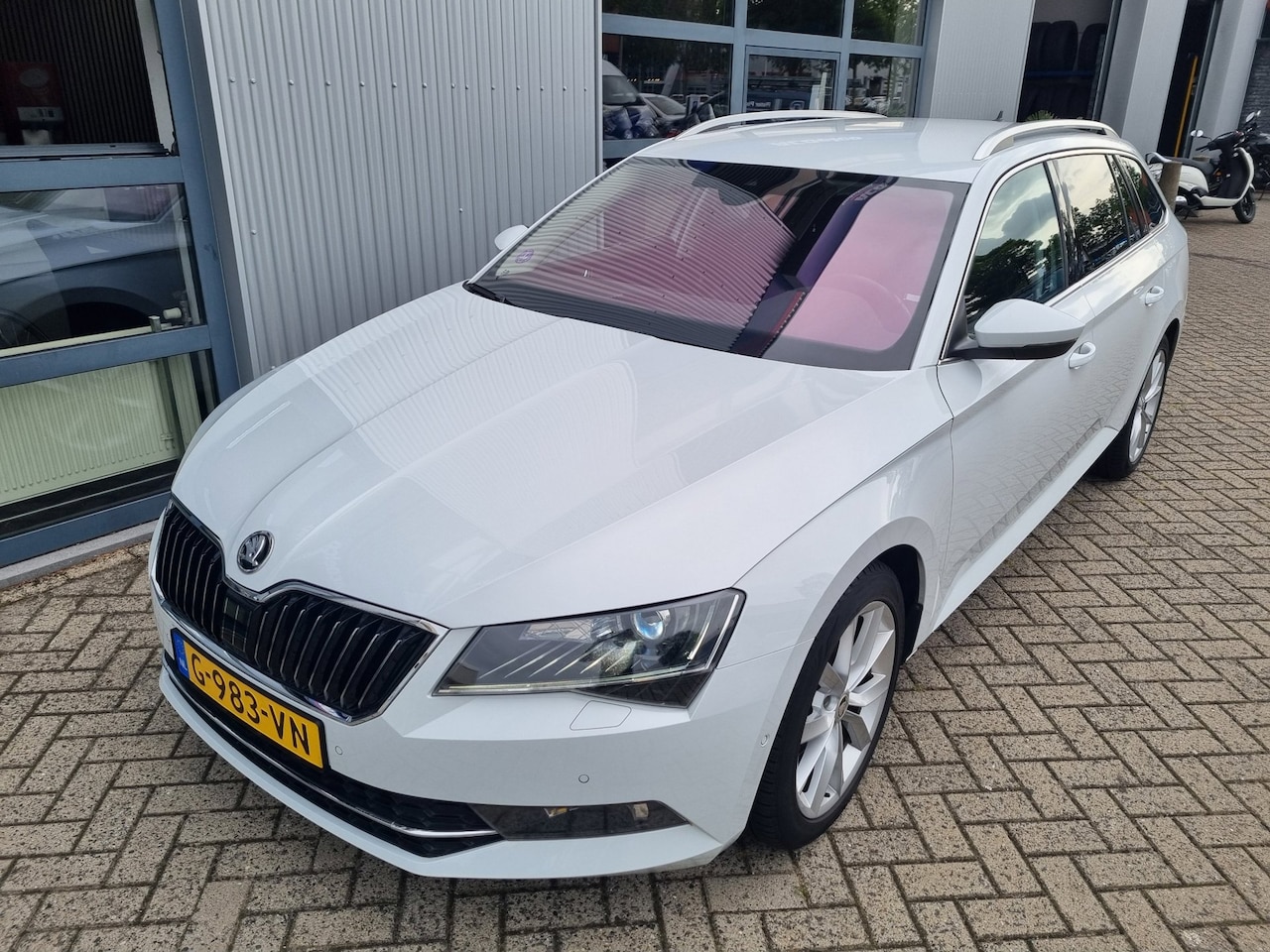 Skoda Superb Combi - 1.5 TSI ACT Style Business BTW / automaat / trekhaak / navi - AutoWereld.nl