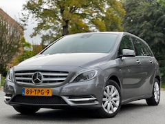 Mercedes-Benz B-klasse - 180 Ambition|AUT|XENON|NAVI|PDC|LED|CRUISE|AIRCOIJSKOUD|2XSLEUTELS|DIGITAAL ONDERHOUD|LAGE