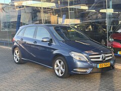 Mercedes-Benz B-klasse - 180 Ambition Trekhaak | Camera | Airco | Cruise | Navi | PDC v+a | Bi-xenon | NAP