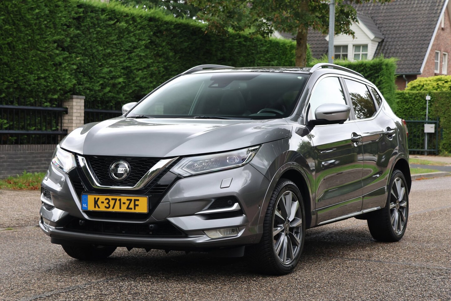 Nissan Qashqai - 1.3 DIG-T Tekna + | AUTOMAAT | PANO | BOSE | NAVI | CLIMA | ACC | TREKHAAK | ZEER MOOIE GO - AutoWereld.nl