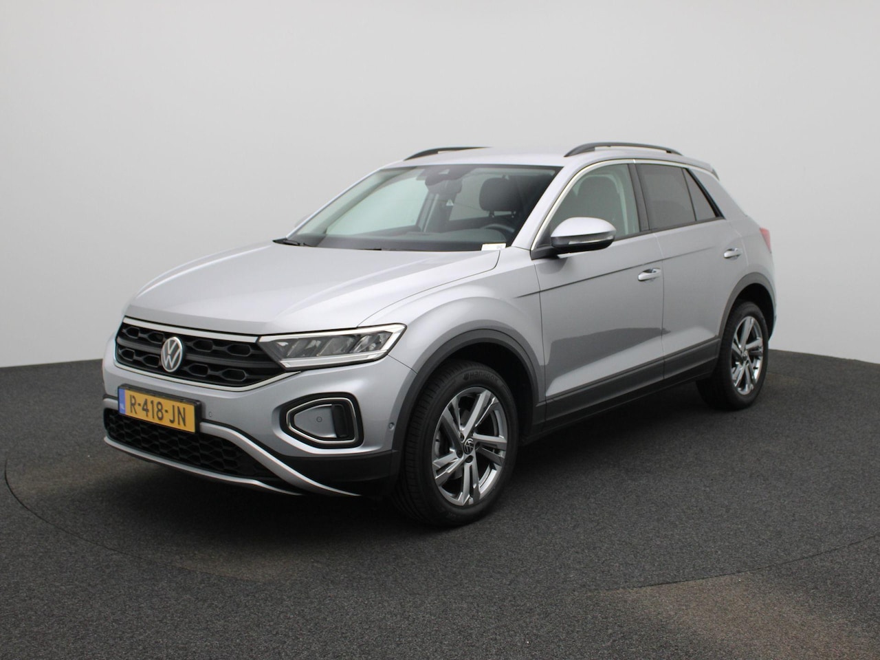 Volkswagen T-Roc - 1.0 TSI Life 110 PK| Origineel Nederlands | Navigatie | Achteruitrijcamera | Digitale Cock - AutoWereld.nl