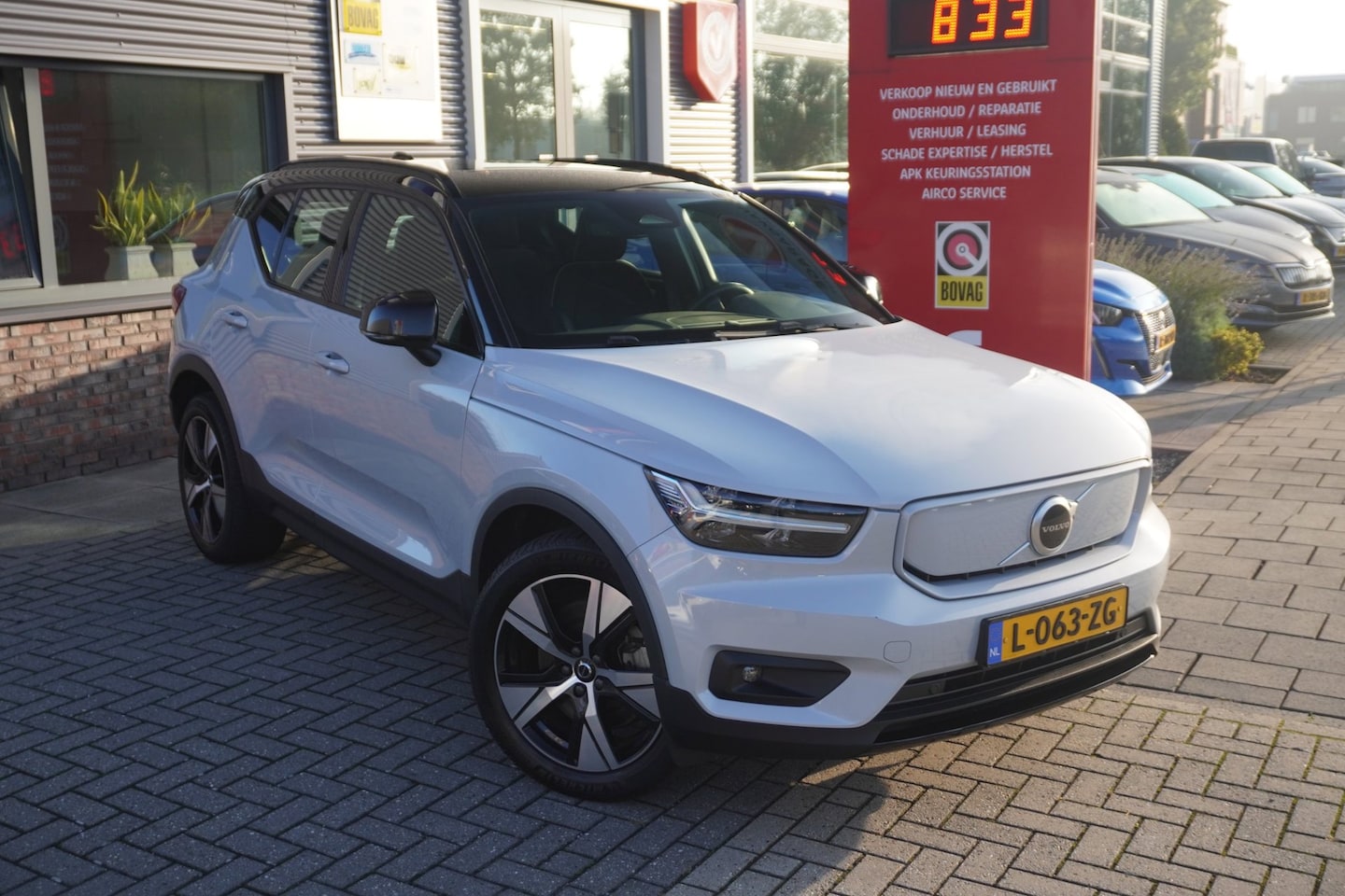 Volvo XC40 - Recharge P8 AWD R-Design / SOH 93,7% / Carplay / Virtual Cockpit - AutoWereld.nl