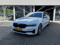 BMW 5-serie Touring - 530e xDrive Executive / Navi / Climate / Camera / Panormadak / Leder / 20"breedset