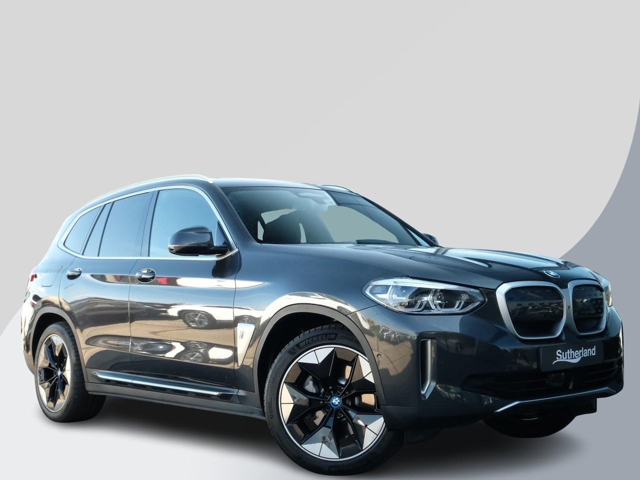 BMW iX3 - High Executive 80 kWh 286pk | 94,1% SoH | Panoramadak | Stoelverwarming | 360 graden camer - AutoWereld.nl