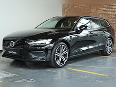 Volvo V60 - B3 Essential Edition | Parkeersensoren voor + achter | Parkeercamera | Stoelverwarming | 1