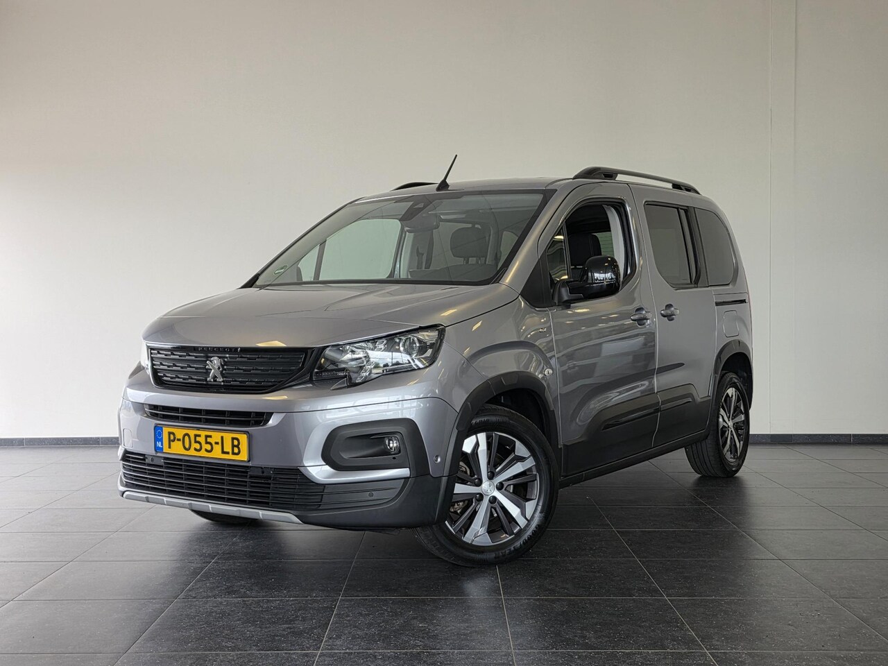 Peugeot Rifter - 1.2 Puretech GT | Stoelverwarming | 18" Inch | Apple Carplay & Android Auto | Cruise Contr - AutoWereld.nl