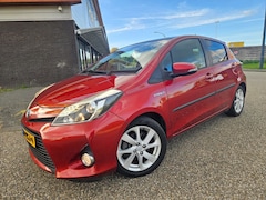 Toyota Yaris - 1.5 Full Hybrid Dynamic GARANTIE Glazen dak Navigatie Keyless Entry