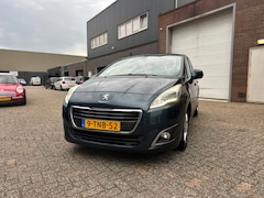Peugeot 5008 - 1.6 e-HDi Blue Lease 5p. Aut. Clima Cruise Navi Led PDC LM-Wielen Trekhaak APK NAP