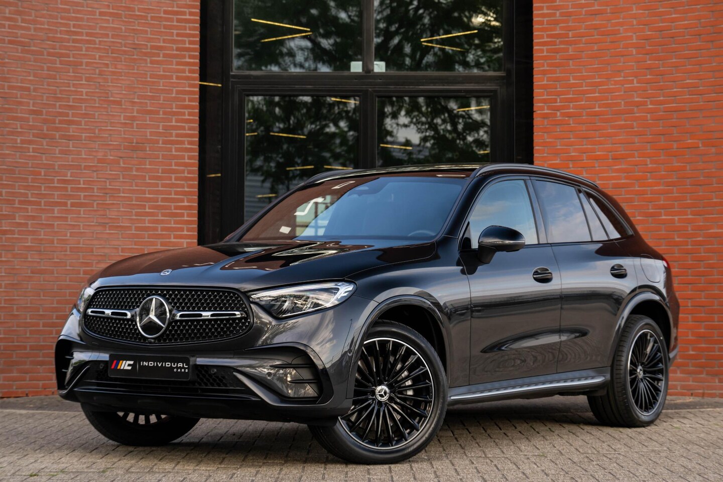 Mercedes-Benz GLC-klasse - 400e 4MATIC AMG Offroad Pack Trekhaak Pano Burm. - AutoWereld.nl