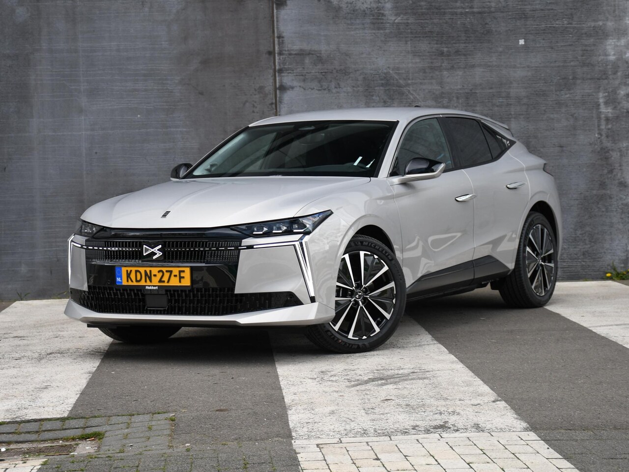 DS No 4 - E-Tense Etoile Absolute Comfort Pack 58.3Kwh 214pk Automaat 19''LM | DODE HOEK | PDC + CAM - AutoWereld.nl