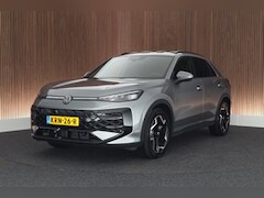 Volkswagen T-Roc - 1.5 eTsi 150pk DSG R-Line First Edition Trekhaak Camera Stoelverwarming Keyless Virtual Co