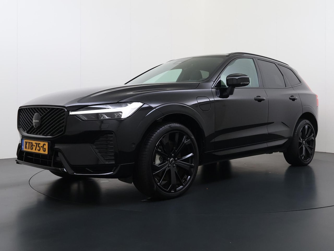 Volvo XC60 - T6 Plug-in AWD Plus Black Edition FACELIFT/Panodak/360Cam/ACC etc. - AutoWereld.nl