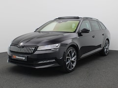 Skoda Superb Combi - 1.4 TSI iV Sportline Business 218PK DSG Panoramadak, Trekhaak, Matrix LED-Verlichting, Sid