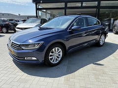 Volkswagen Passat - 1.8 TSI Business Edition R Automaat | Climate control | Achteruitrij camera | Navigatie |