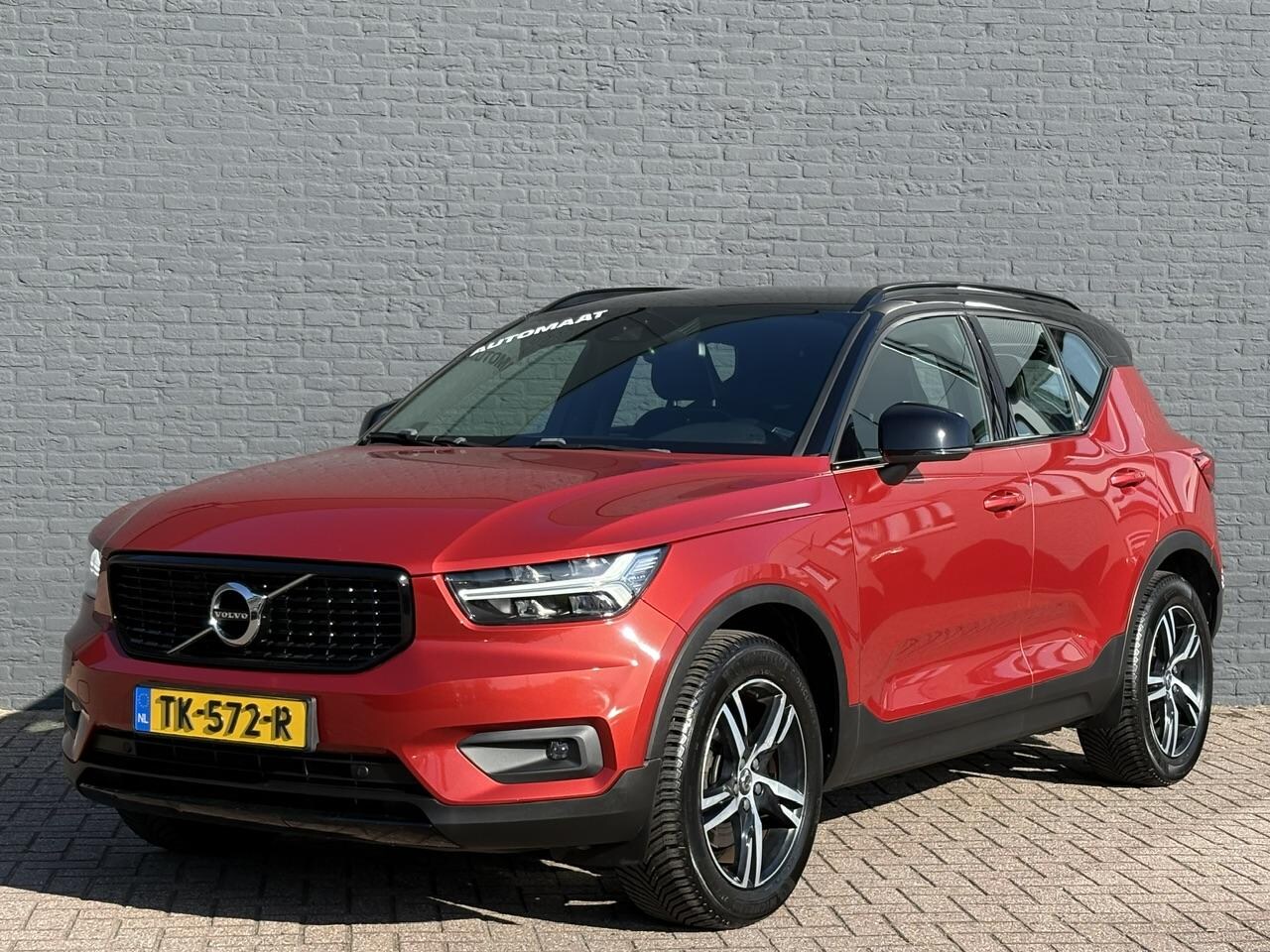 Volvo XC40 - 2.0 T5 247pk AWD Inscription R-Design Pack | Elektrische wegklapbare Trekhaak (2100kg) | N - AutoWereld.nl