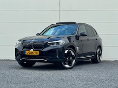 BMW iX3 - High Exe 80 kWh Org NL Pano Head up HK SOH 99, 3% Apple 360 Cam Mem seats Dodehoek detecti