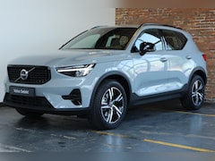 Volvo XC40 - B4 Plus Dark | Elektrisch Verstelbare Voorstoelen | Stoel + Stuurverwarming | Pilot Assist