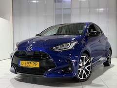 Toyota Yaris - 1.5 Hybrid Executive Parkeersensoren V+A , HUD , Stoelverwarming , Camera , JBL Geluidsyst