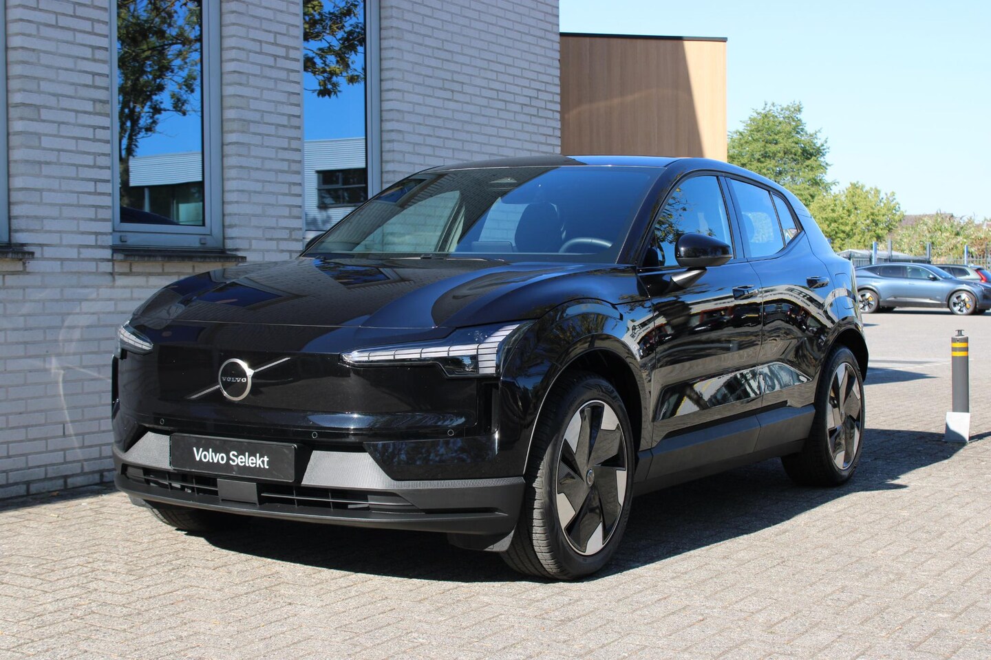 Volvo EX30 - Single Motor Extended Range Plus 69 kWh | Elektrisch verstelbare voorstoelen | Adaptieve c - AutoWereld.nl