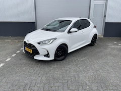 Toyota Yaris - 1.5 Hybrid 115 Dynamic , incl Comfort pack, parkeersensoren rondom, Dode Hoek Detectie, en