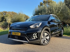 Kia Niro - 1.6 GDi Hybrid DynamicLine / Incl. BTW / Dealer onderhouden / NL Auto / Automaat / Navigat