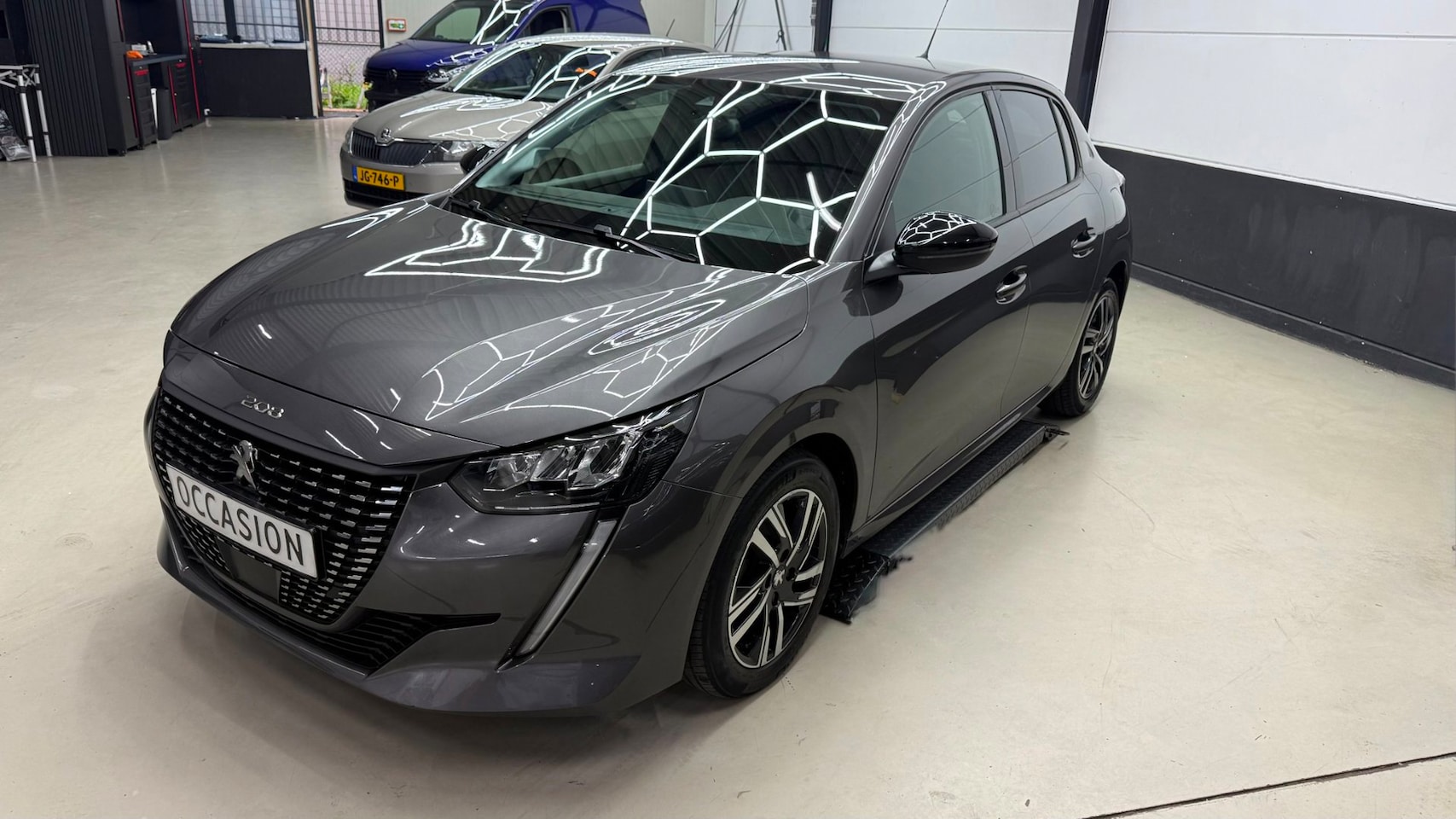 Peugeot 208 - 1.2 Allure 3D virtual display, Carplay cruise control, achteruit camera, stoelverwarming - AutoWereld.nl