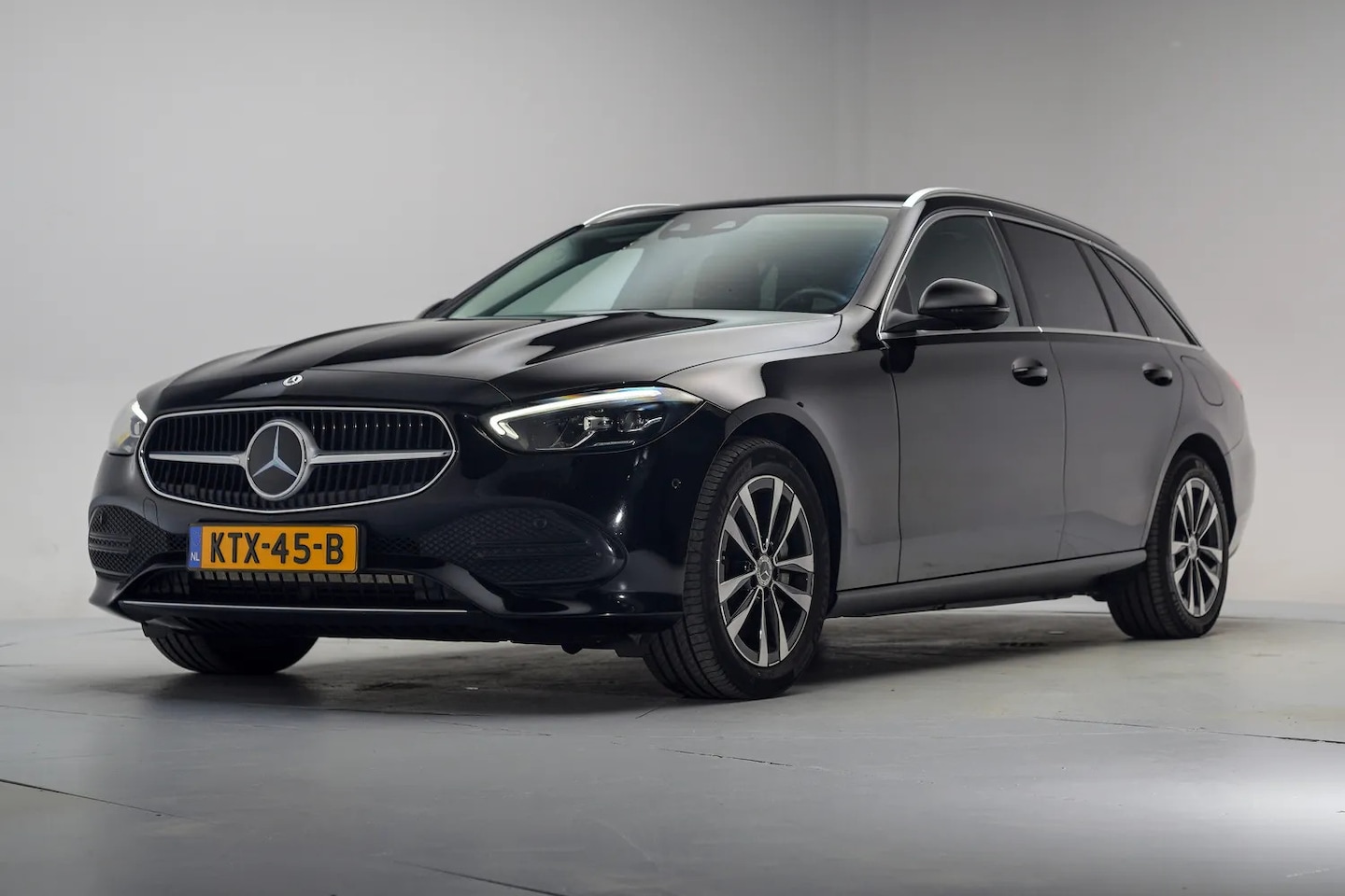 Mercedes-Benz C-klasse Estate - 300 e Luxury [ SoH 95,4% | Sfeerlicht Half-leder Navi Camera Stoelverwarming ] - AutoWereld.nl