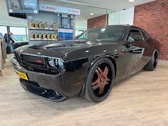 Dodge Challenger - SRT 8 HEMI 6.1 UNIEK AANTOONBAAR 1e EIGENAAR WESLEY SNEIJDER