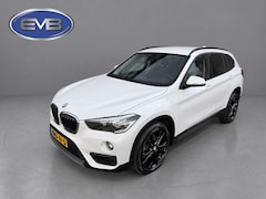 BMW X1 - SDrive18i Executive, achteruitrijcamera, extra getint glas, electr bedienbare achterklep,